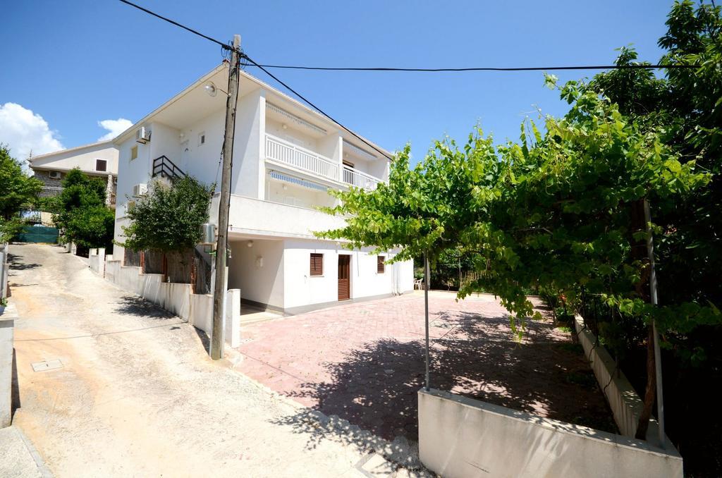 Apartments Vinka Trogir Exterior foto