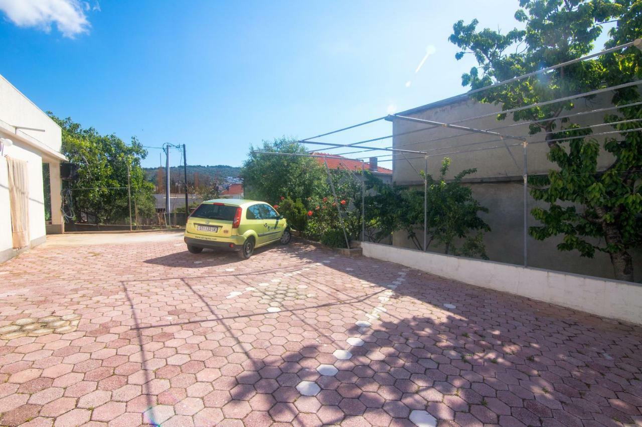 Apartments Vinka Trogir Exterior foto